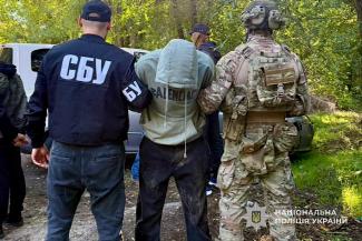 зброя, боєприпаси
