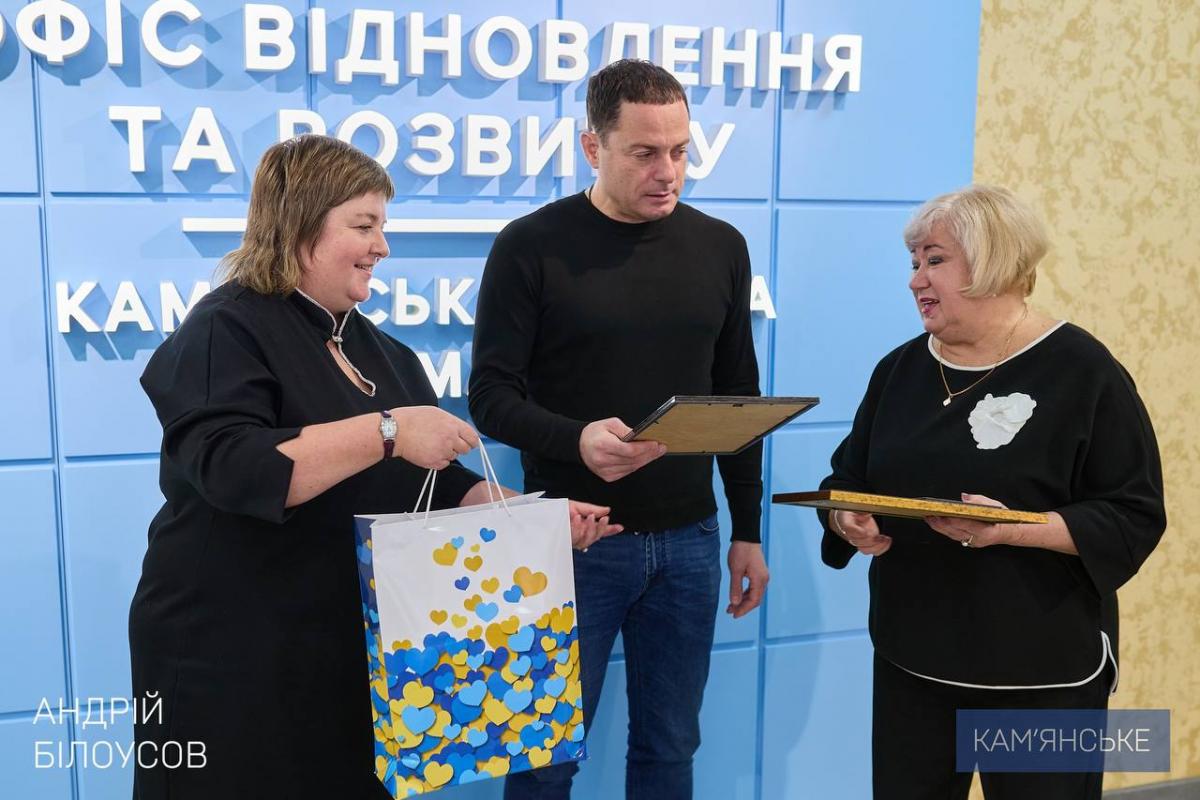 і