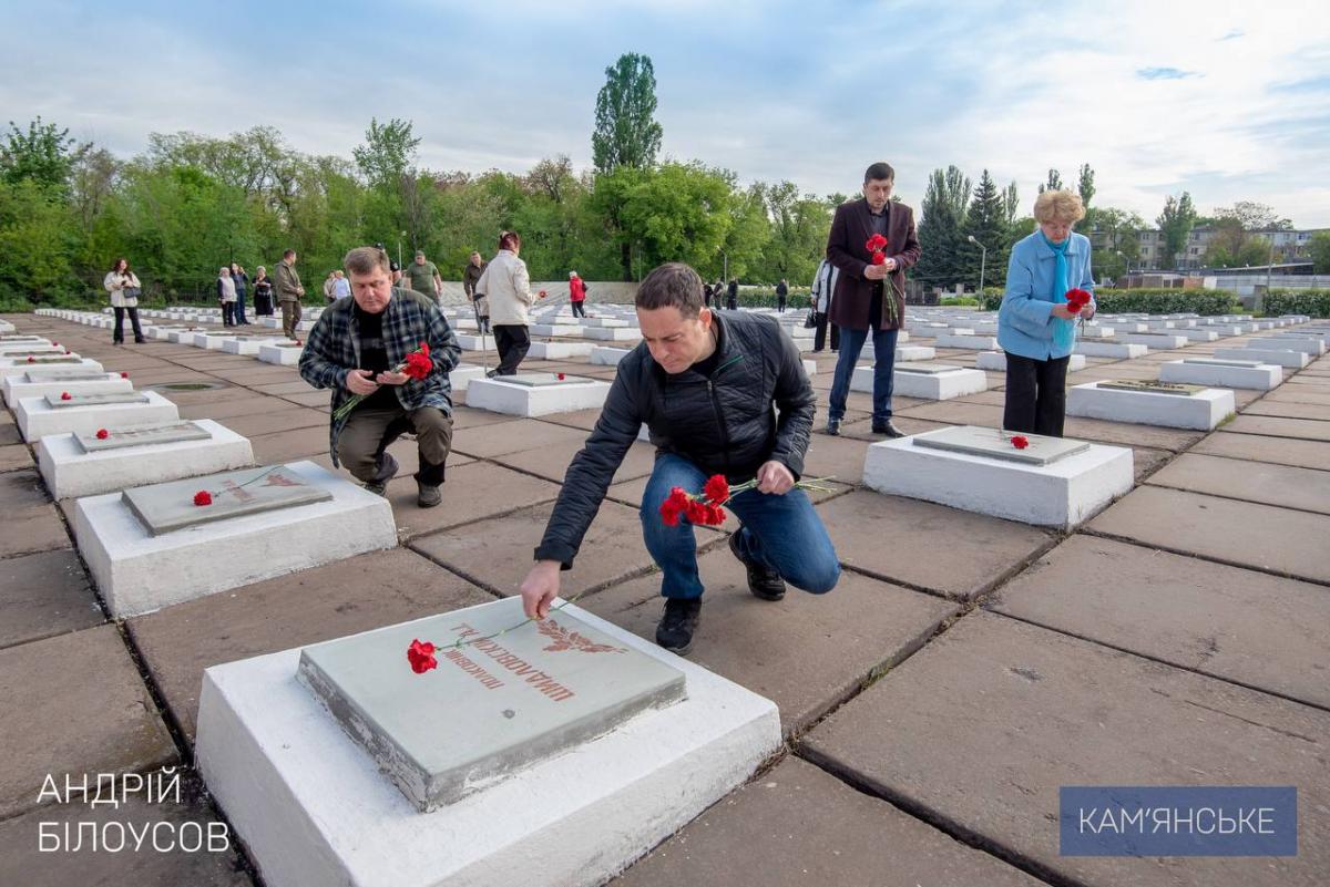 д