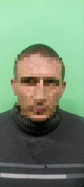 р