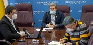 врачи
