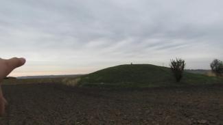 курганы
