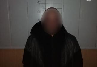 р