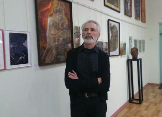 п