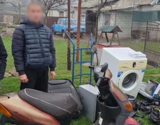 крадій