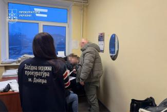 лікарі