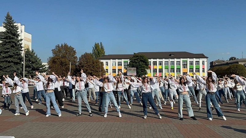 танці