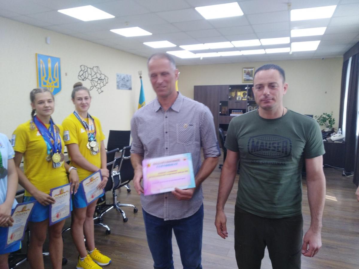 белоусов