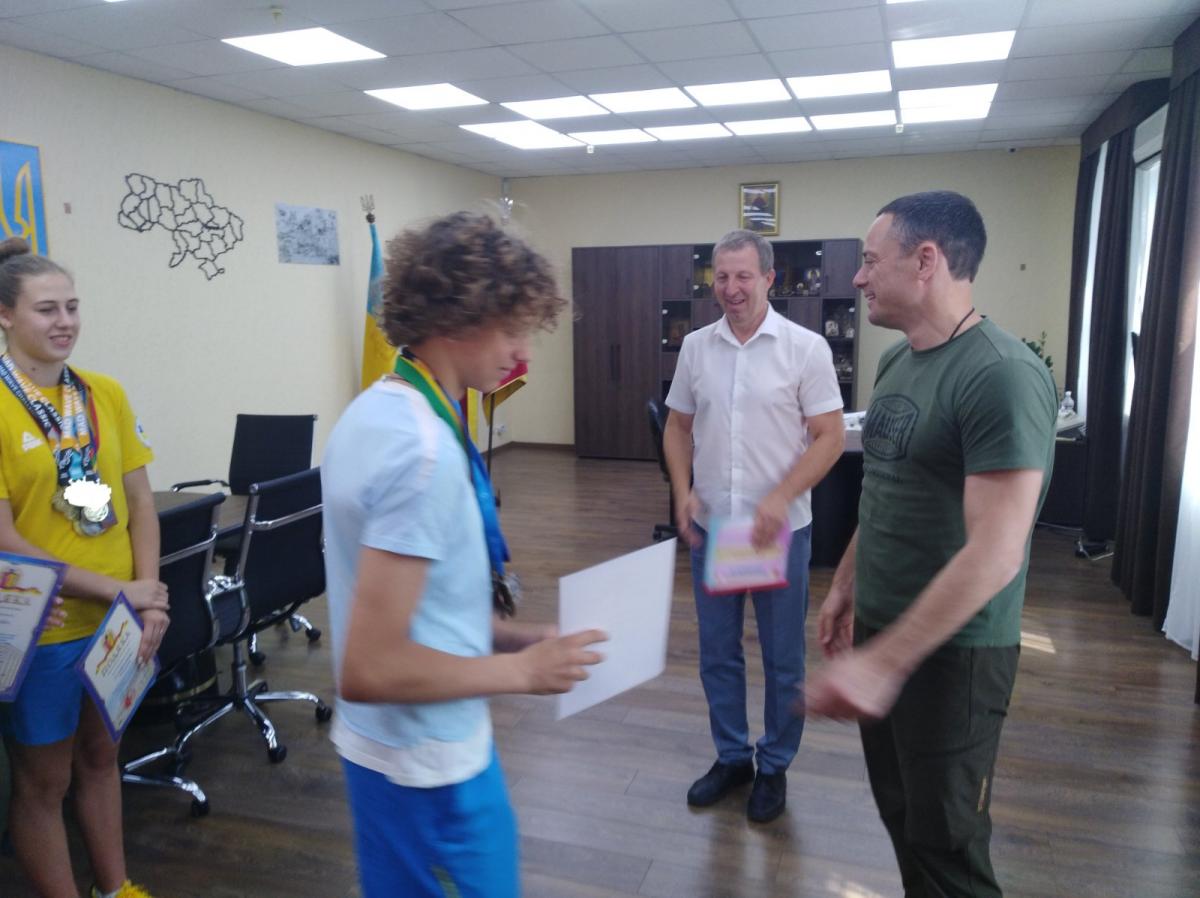 белоусов