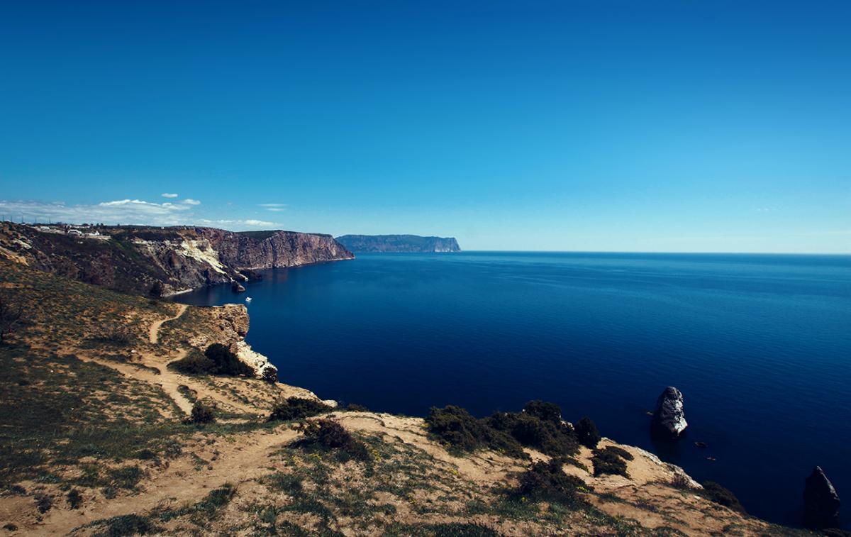 море
