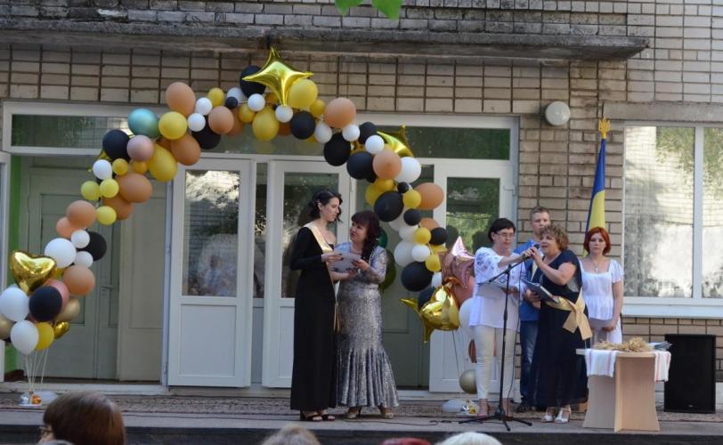 выпускники