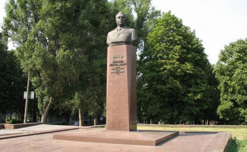 Брежнев