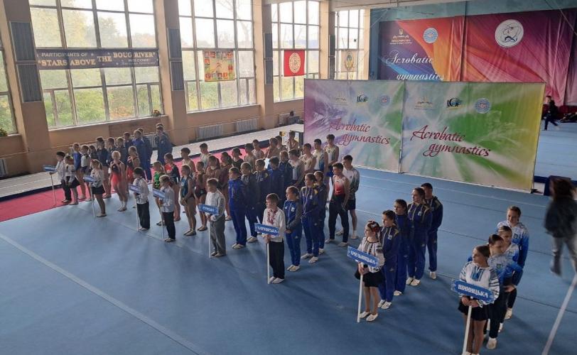 стрибки на акробатичній доріжці