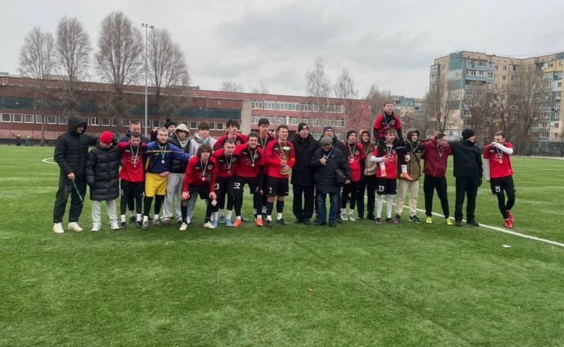 футболисты