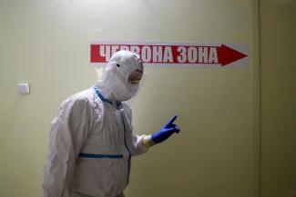 врач