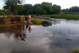 вода