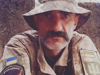 військові