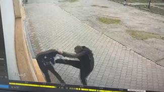 побив