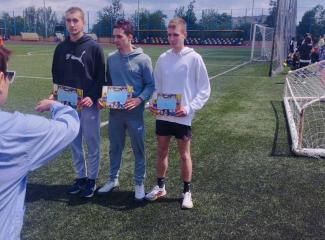 легкоатлети