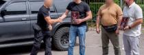 військові